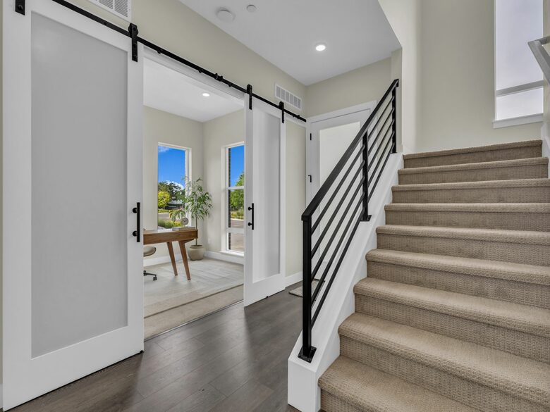 Elegant End-Unit Townhome with Designer Finishes & Mountain Views - Holladay, Utah