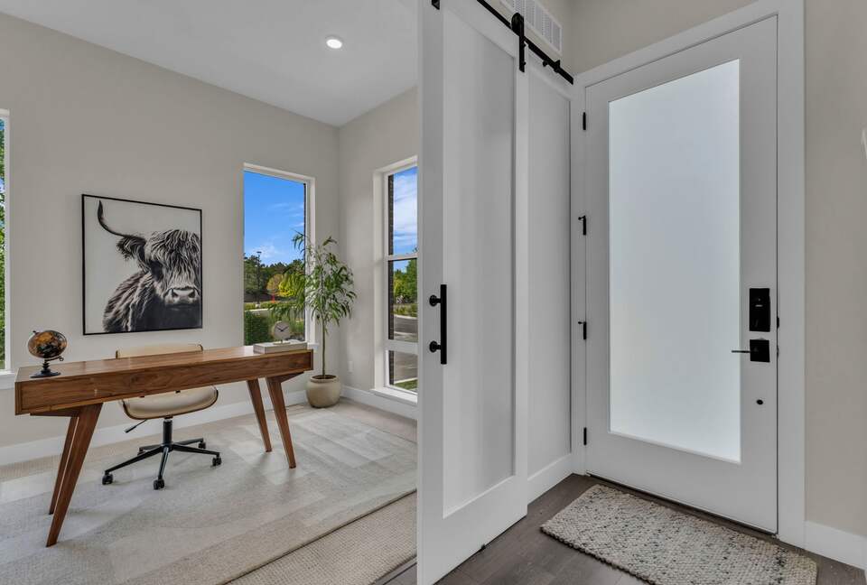 Elegant End-Unit Townhome with Designer Finishes & Mountain Views - Holladay, Utah