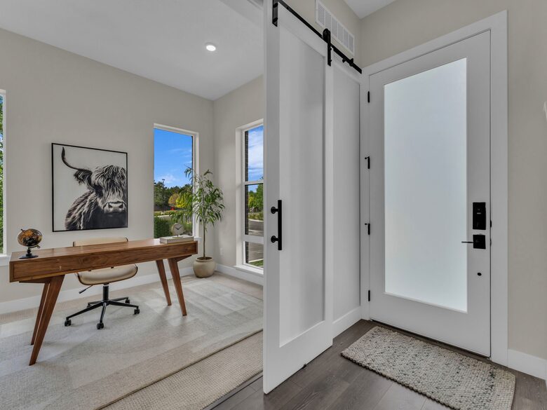 Elegant End-Unit Townhome with Designer Finishes & Mountain Views - Holladay, Utah