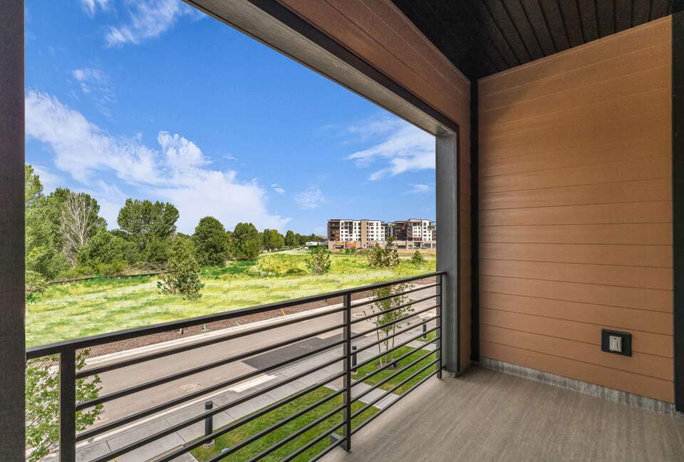 Elegant End-Unit Townhome with Designer Finishes & Mountain Views - Holladay, Utah