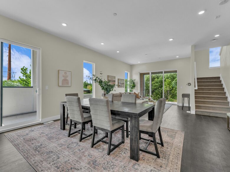Elegant End-Unit Townhome with Designer Finishes & Mountain Views - Holladay, Utah