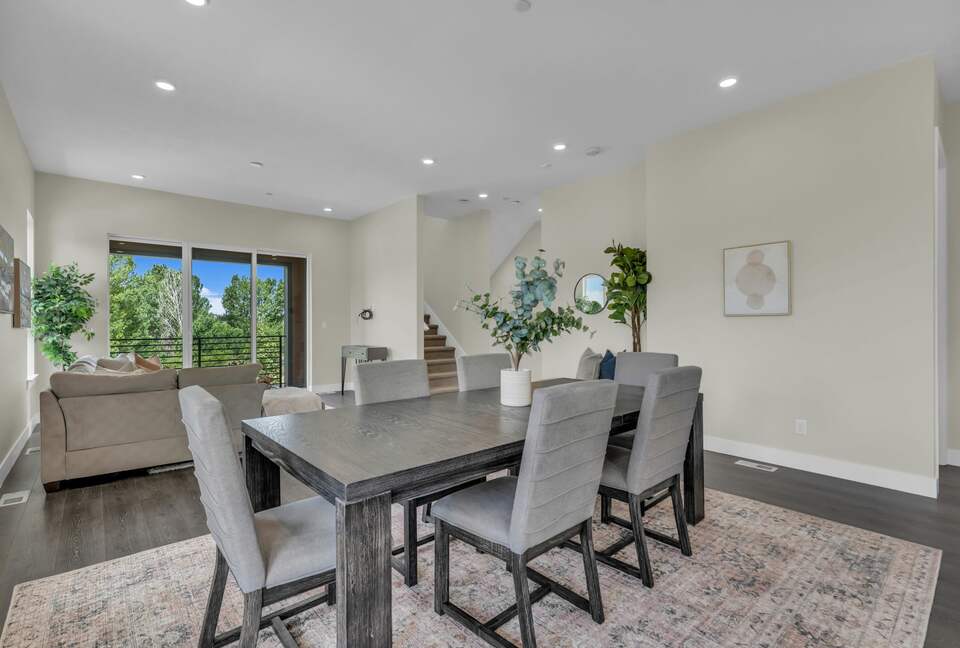 Elegant End-Unit Townhome with Designer Finishes & Mountain Views - Holladay, Utah