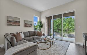 Elegant End-Unit Townhome with Designer Finishes & Mountain Views - Holladay, Utah