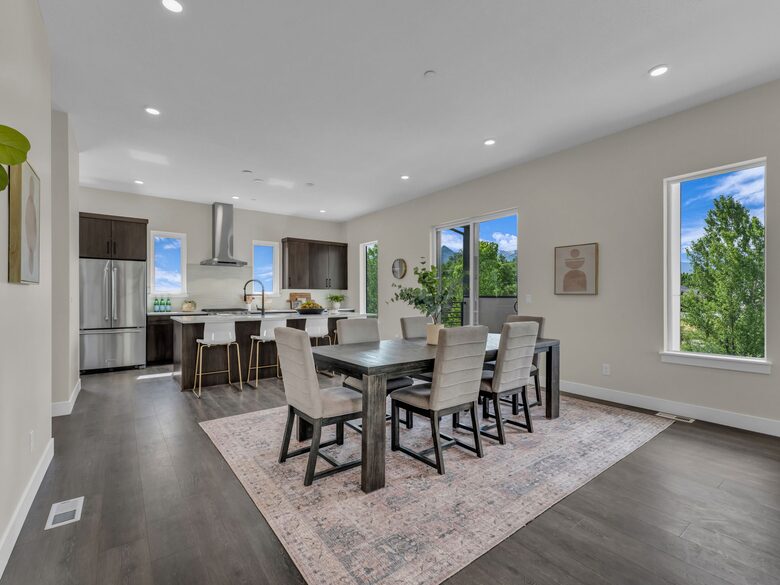 Elegant End-Unit Townhome with Designer Finishes & Mountain Views - Holladay, Utah