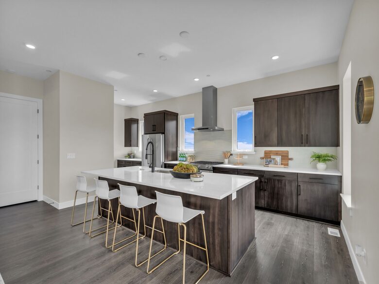 Elegant End-Unit Townhome with Designer Finishes & Mountain Views - Holladay, Utah