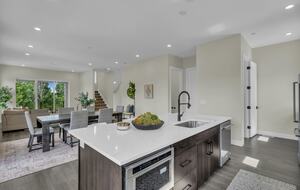 Elegant End-Unit Townhome with Designer Finishes & Mountain Views - Holladay, Utah