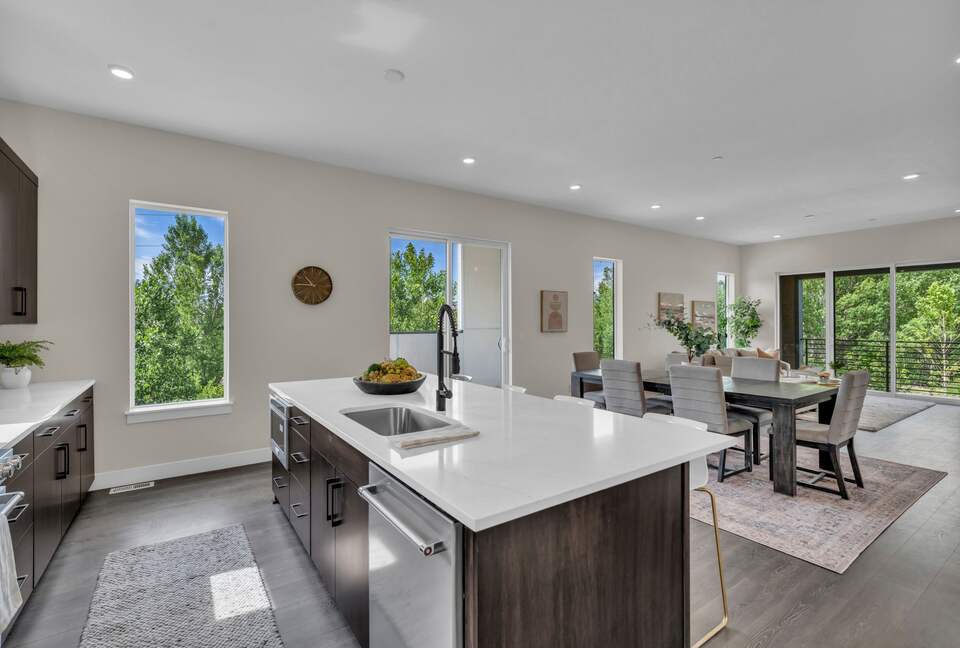Elegant End-Unit Townhome with Designer Finishes & Mountain Views - Holladay, Utah