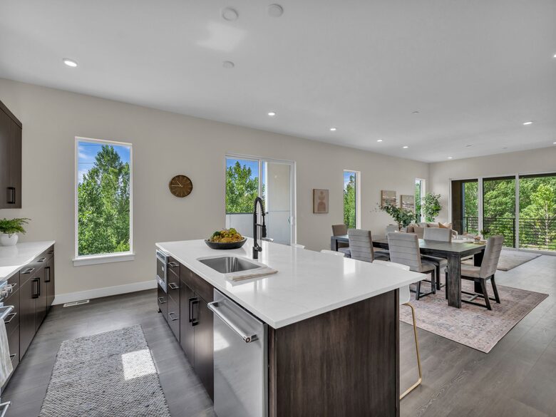 Elegant End-Unit Townhome with Designer Finishes & Mountain Views - Holladay, Utah