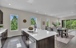 Elegant End-Unit Townhome with Designer Finishes & Mountain Views - Holladay, Utah