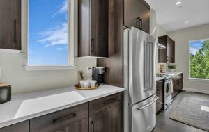 Elegant End-Unit Townhome with Designer Finishes & Mountain Views - Holladay, Utah
