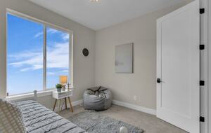 Elegant End-Unit Townhome with Designer Finishes & Mountain Views - Holladay, Utah