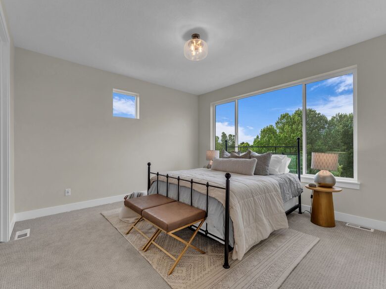 Elegant End-Unit Townhome with Designer Finishes & Mountain Views - Holladay, Utah