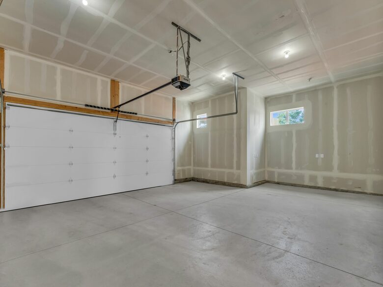 Elegant End-Unit Townhome with Designer Finishes & Mountain Views - Holladay, Utah