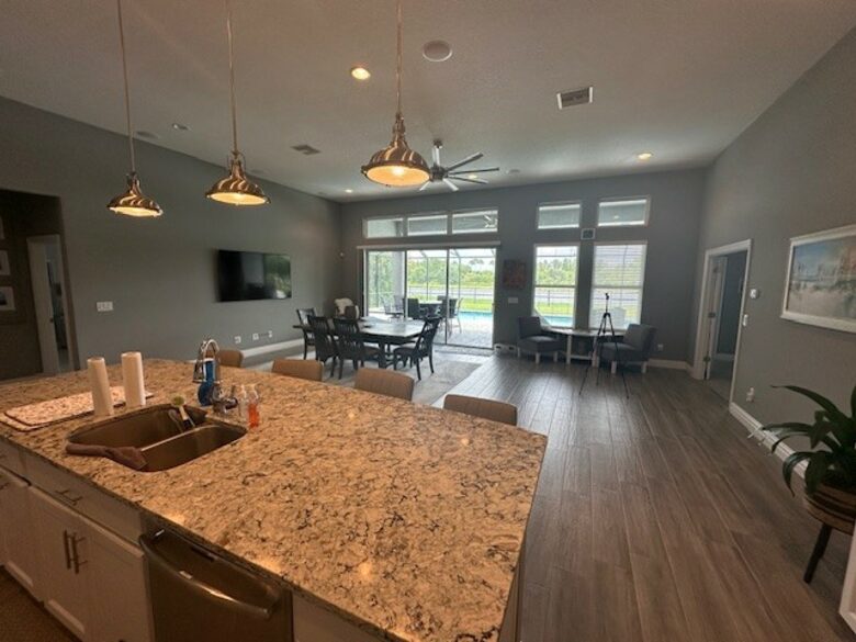 Elegant Apollo Beach Haven with Lush Trails & Hot Tub - Apollo Beach, Florida