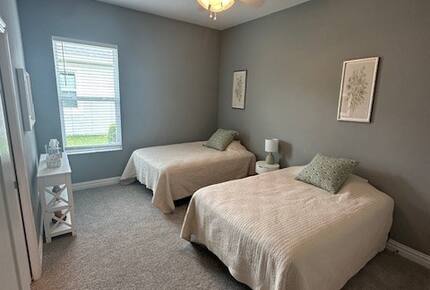 Elegant Apollo Beach Haven with Lush Trails & Hot Tub - Apollo Beach, Florida