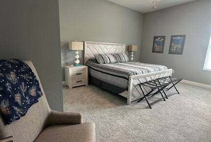 Elegant Apollo Beach Haven with Lush Trails & Hot Tub - Apollo Beach, Florida