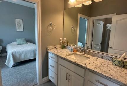 Elegant Apollo Beach Haven with Lush Trails & Hot Tub - Apollo Beach, Florida
