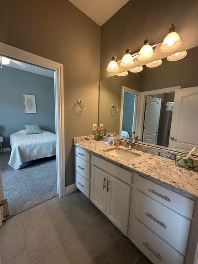 Elegant Apollo Beach Haven with Lush Trails & Hot Tub - Apollo Beach, Florida