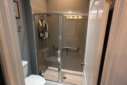 Elegant Apollo Beach Haven with Lush Trails & Hot Tub - Apollo Beach, Florida