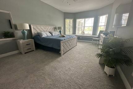 Elegant Apollo Beach Haven with Lush Trails & Hot Tub - Apollo Beach, Florida