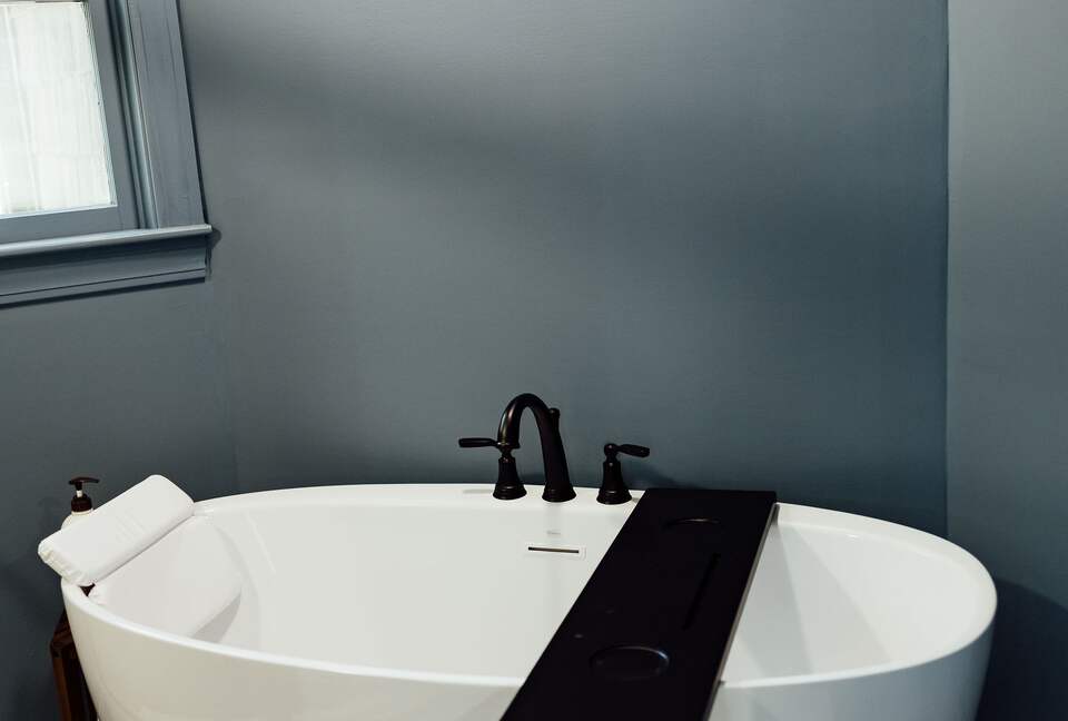 Expansive Hideaway in the Heart of Shelby - Shelby, North Carolina