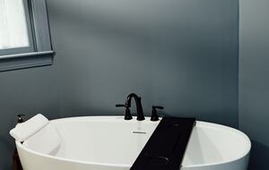 Expansive Hideaway in the Heart of Shelby - Shelby, North Carolina