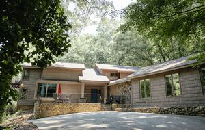 Expansive Hideaway in the Heart of Shelby - Shelby, North Carolina