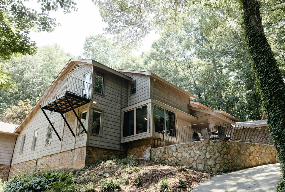 Expansive Hideaway in the Heart of Shelby - Shelby, North Carolina
