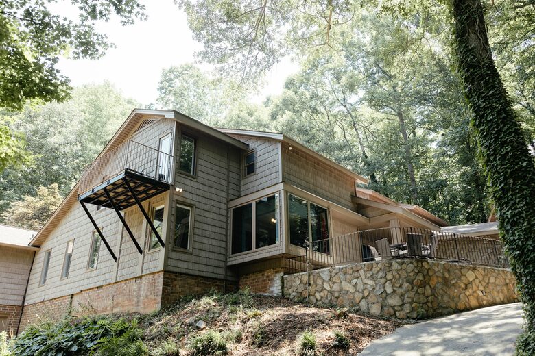 Expansive Hideaway in the Heart of Shelby - Shelby, North Carolina