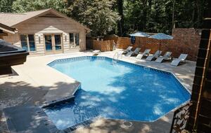 Expansive Hideaway in the Heart of Shelby - Shelby, North Carolina