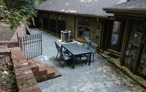 Expansive Hideaway in the Heart of Shelby - Shelby, North Carolina