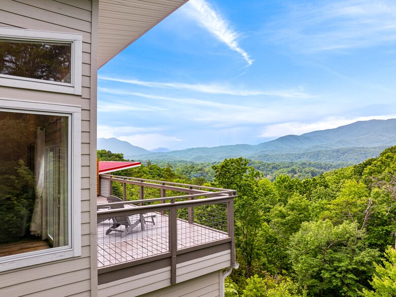 Rhinestone Retreat | A Stylish Mountain Escape Inspired by Dolly - Gatlinburg, Tennessee
