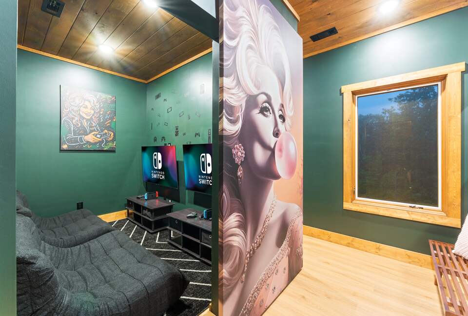 Rhinestone Retreat | A Stylish Mountain Escape Inspired by Dolly - Gatlinburg, Tennessee