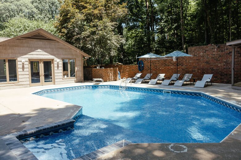 Expansive Hideaway in the Heart of Shelby - Shelby, North Carolina