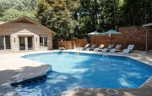 Expansive Hideaway in the Heart of Shelby - Shelby, North Carolina