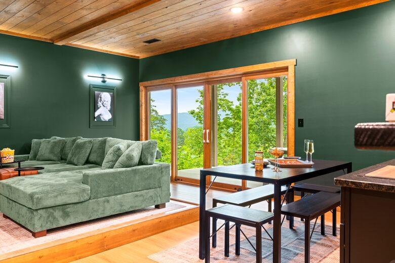 Rhinestone Retreat | A Stylish Mountain Escape Inspired by Dolly - Gatlinburg, Tennessee