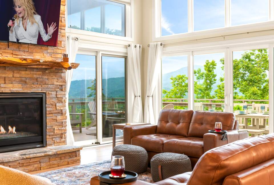 Rhinestone Retreat | A Stylish Mountain Escape Inspired by Dolly - Gatlinburg, Tennessee