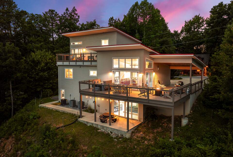 Rhinestone Retreat | A Stylish Mountain Escape Inspired by Dolly - Gatlinburg, Tennessee