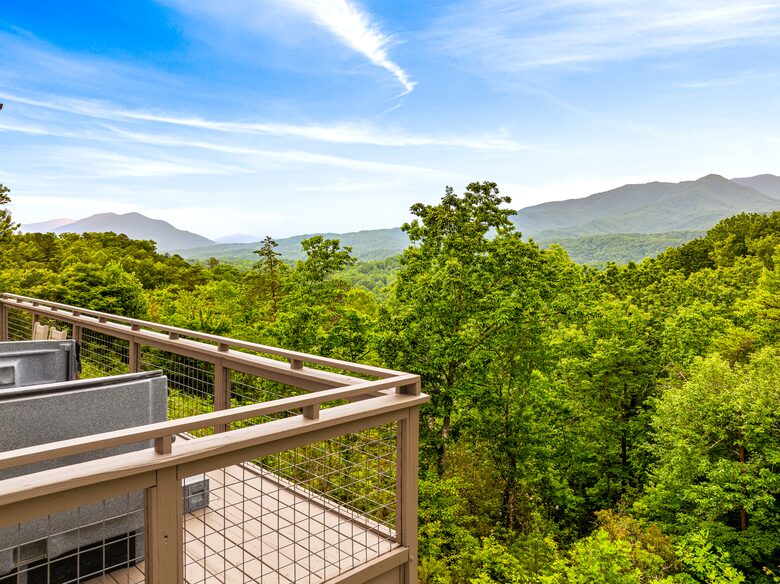Rhinestone Retreat | A Stylish Mountain Escape Inspired by Dolly - Gatlinburg, Tennessee