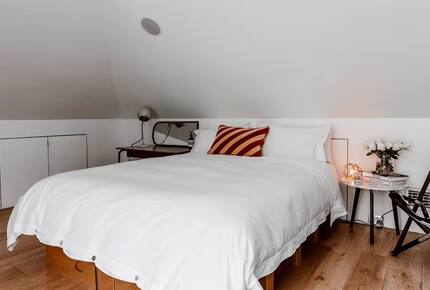 Five-Star Sanctuary Above the Bay - Sydney, Australia