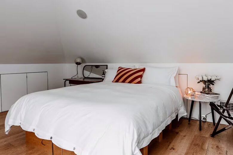 Five-Star Sanctuary Above the Bay - Sydney, Australia