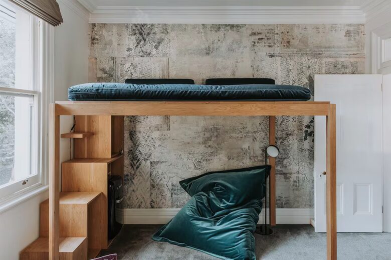 Five-Star Sanctuary Above the Bay - Sydney, Australia