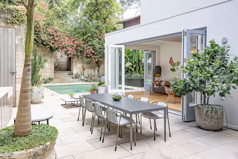 Five-Star Sanctuary Above the Bay - Sydney, Australia