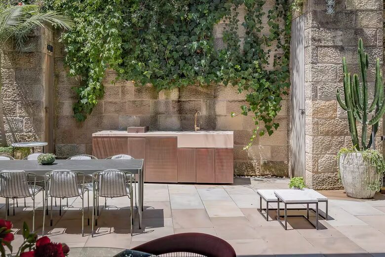 Five-Star Sanctuary Above the Bay - Sydney, Australia