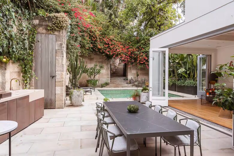 Five-Star Sanctuary Above the Bay - Sydney, Australia