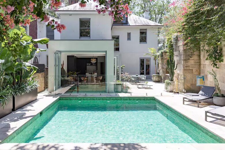 Five-Star Sanctuary Above the Bay - Sydney, Australia