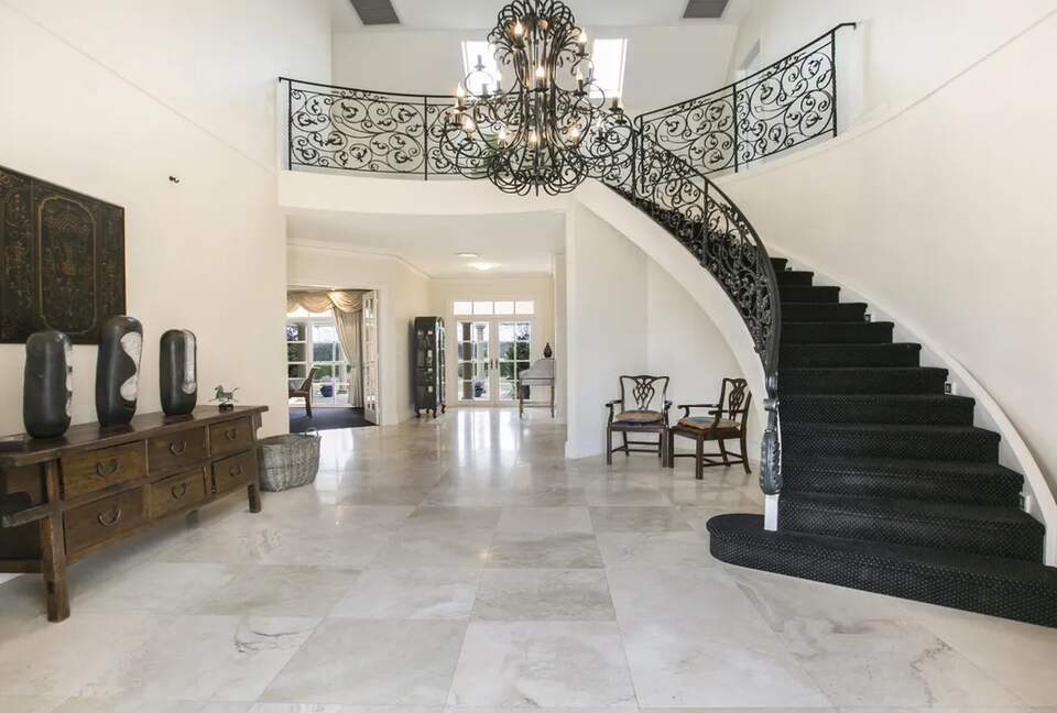 A Grand Retreat on 100 Rolling Acres - Moss Vale, Australia