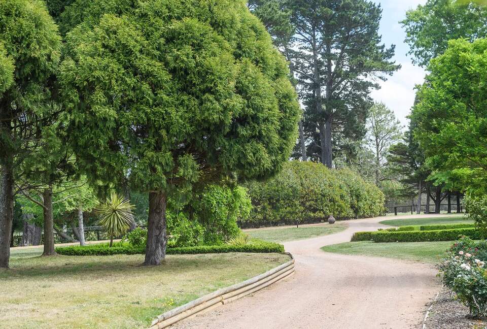 A Grand Retreat on 100 Rolling Acres - Moss Vale, Australia