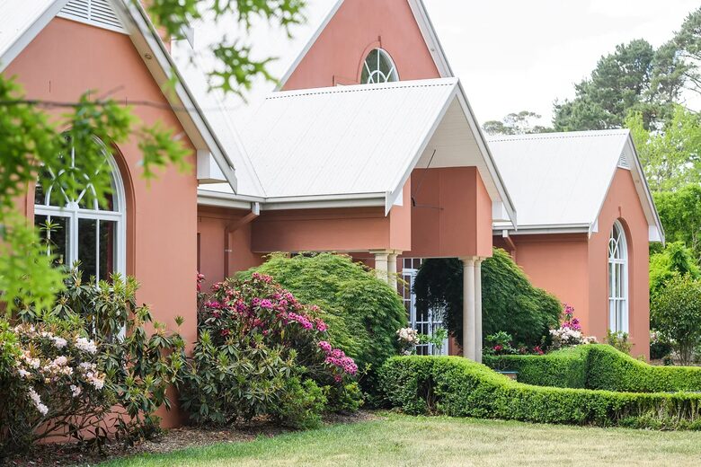 A Grand Retreat on 100 Rolling Acres - Moss Vale, Australia