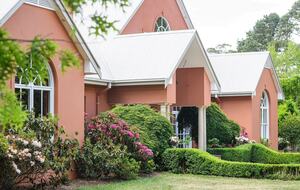 A Grand Retreat on 100 Rolling Acres - Moss Vale, Australia